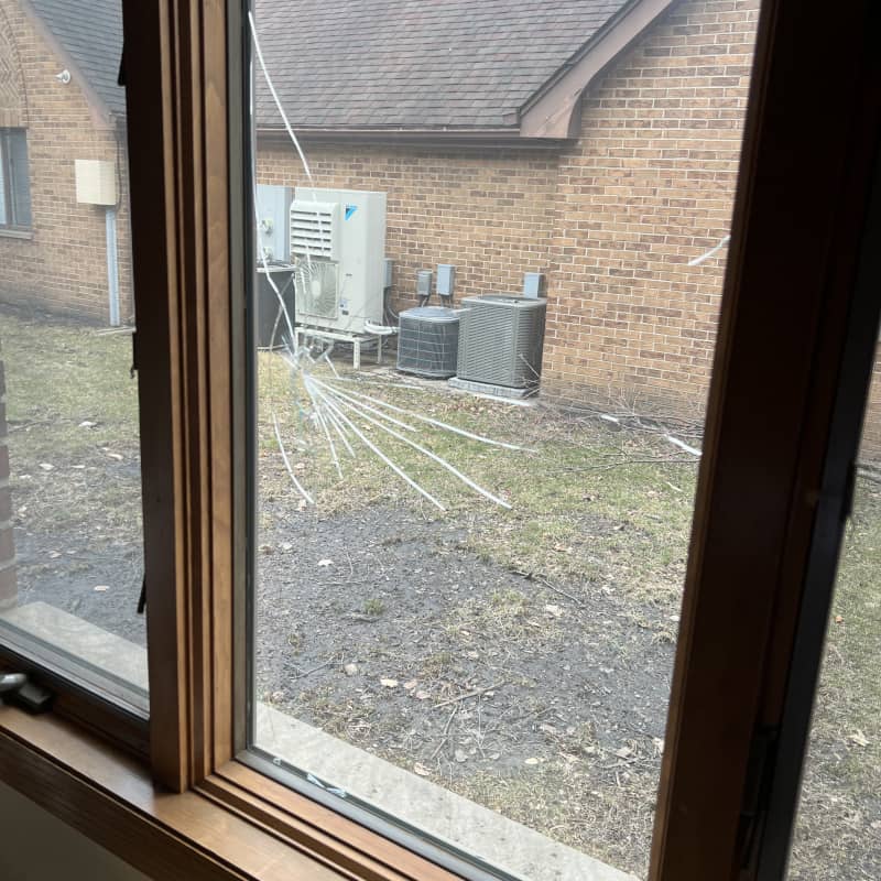 broken window replacement service