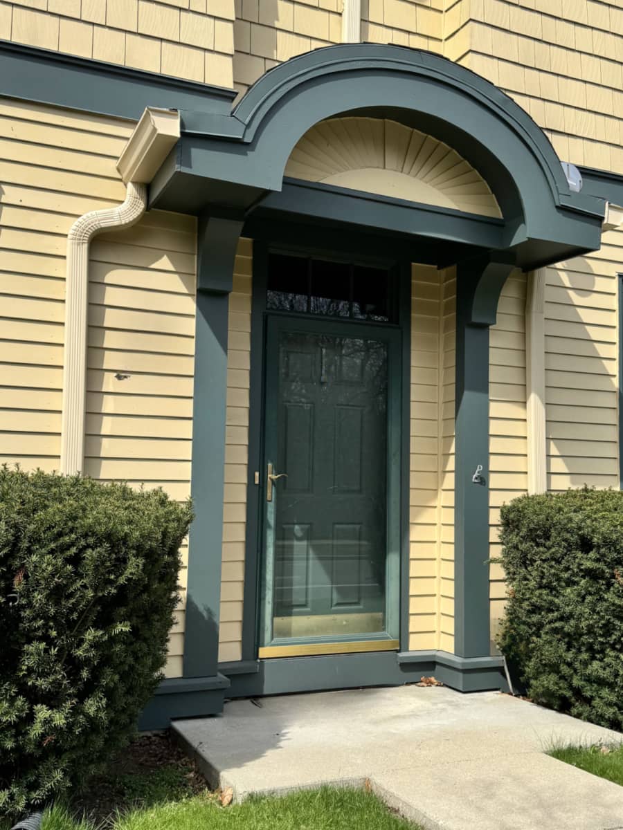 storm door replacement service